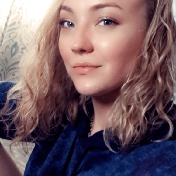 Meet your Posher, Sarah - Picture 2 of 8